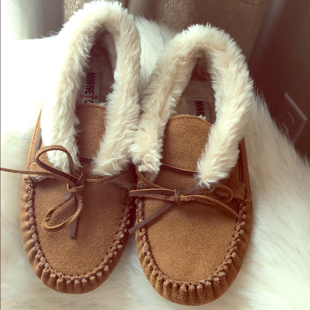 MinneTonka fur loafer